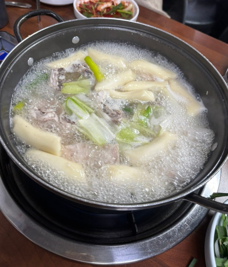 푸짐한닭한마리 이미지