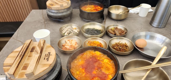 완뚝순두부 이미지