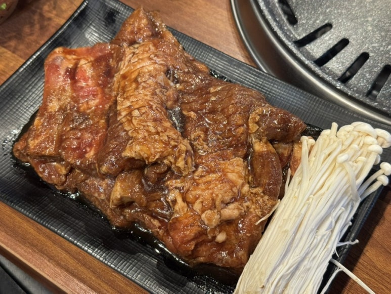 꽃돈숯불갈비 이미지