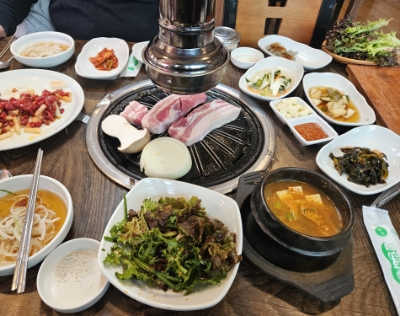 찬우물숯불갈비 이미지