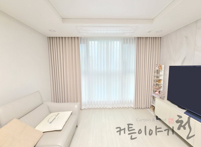 커튼이야기천-세종전시장 이미지