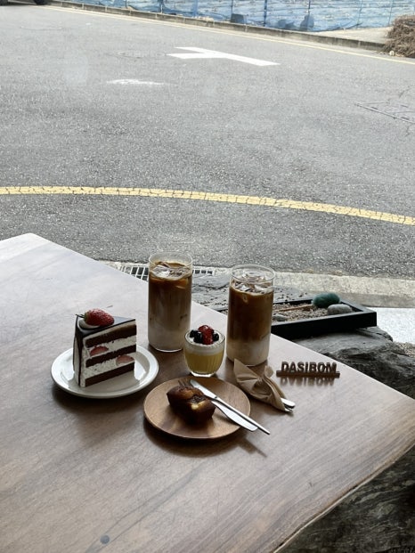 다시;봄디저트카페 이미지