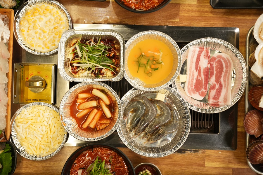 조개까는 삼겹살 이미지
