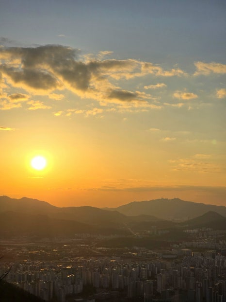 멀리보이는 아차산과 불암산 이미지