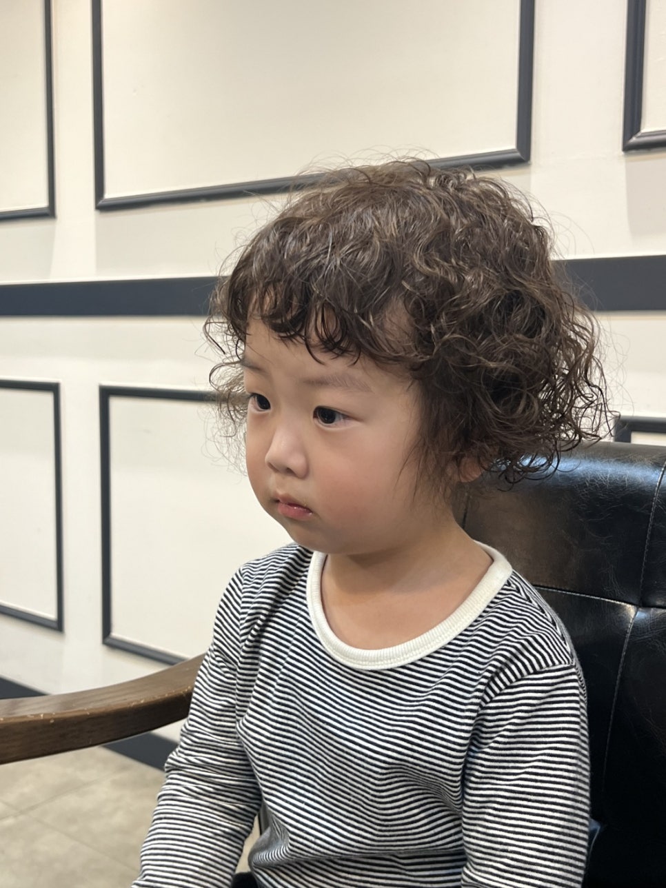뽀글이 헤어샵 이미지
