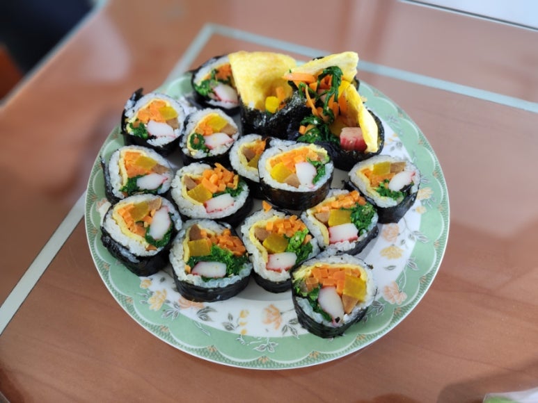 김밥먹을래 이미지