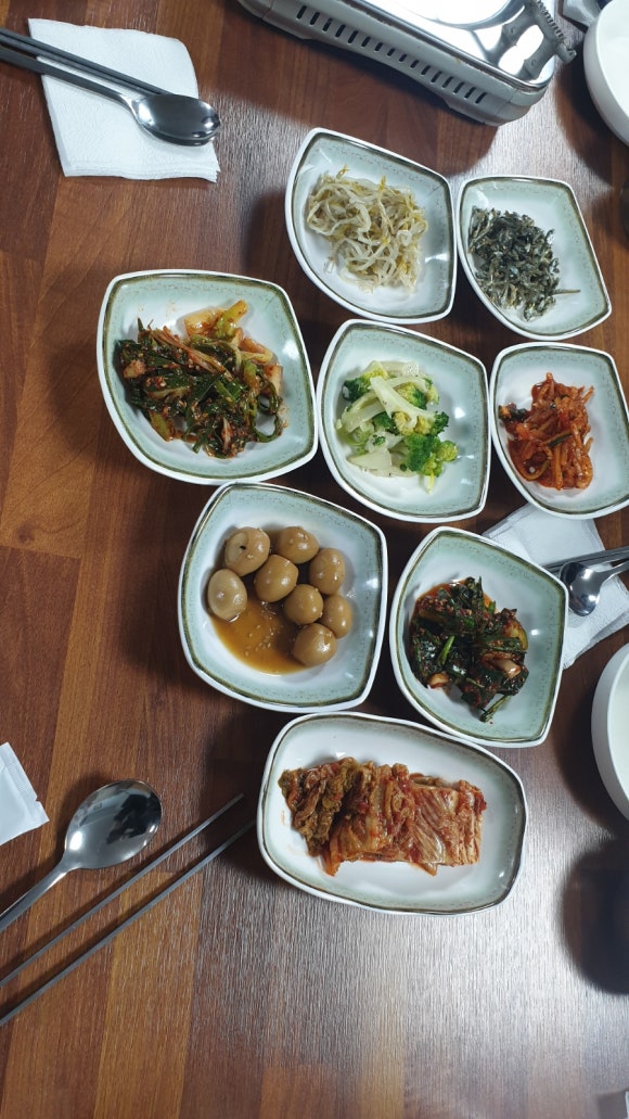 봄의마을식당 이미지