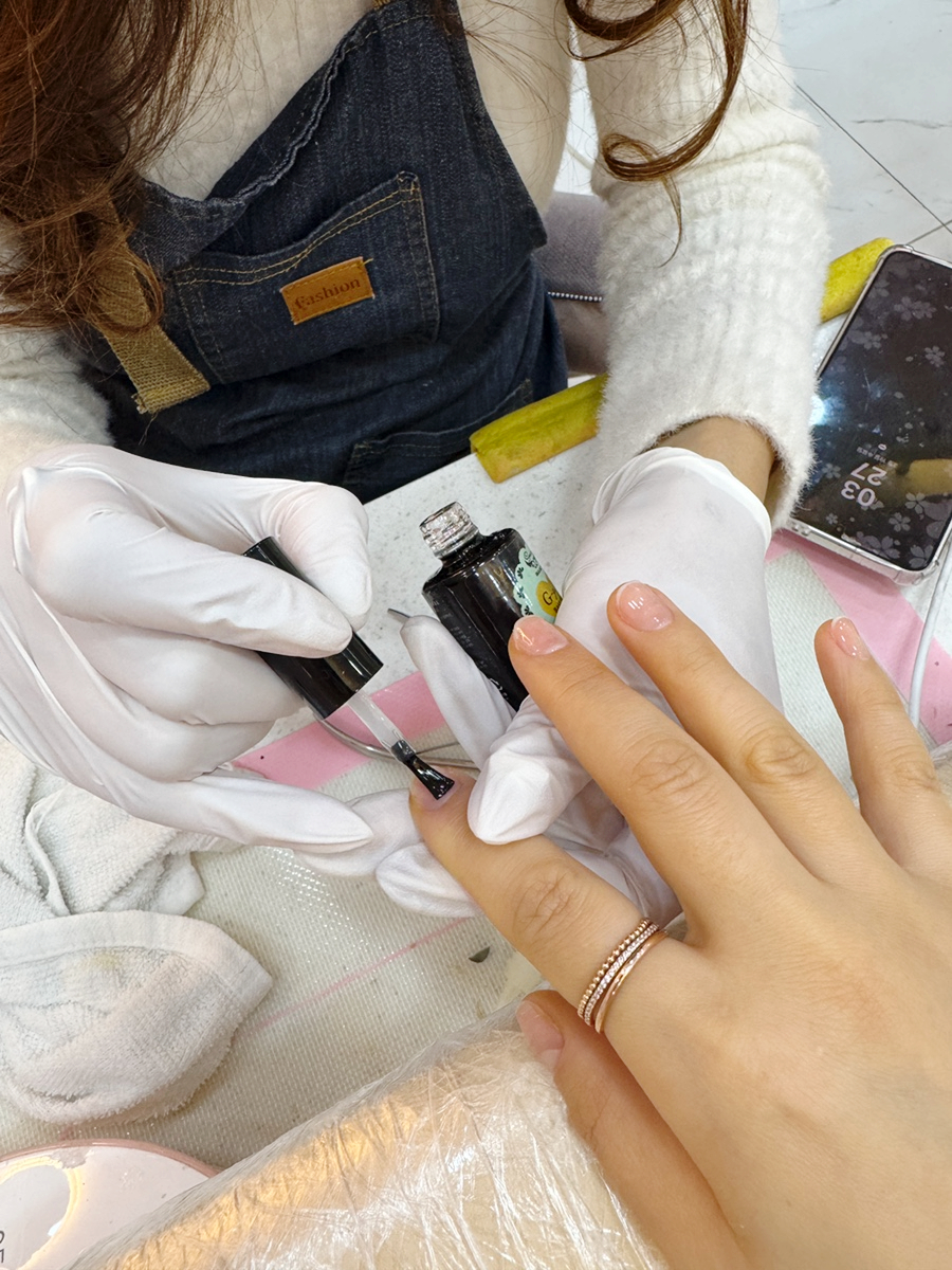 오늘도빛나는네일 이미지