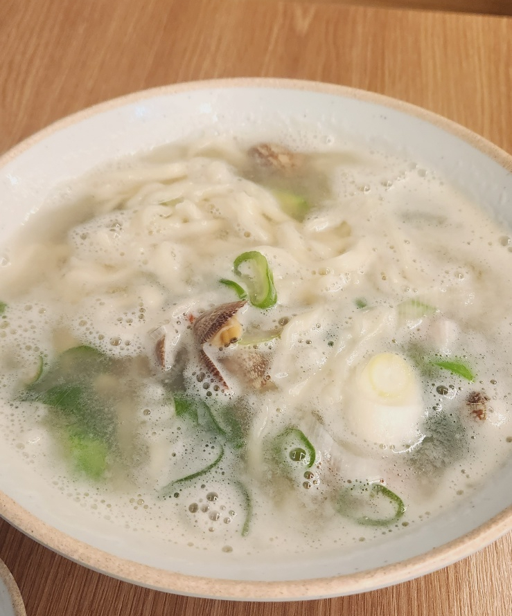 고향 엄마손 생바지락 칼국수 성남시청직영점 이미지