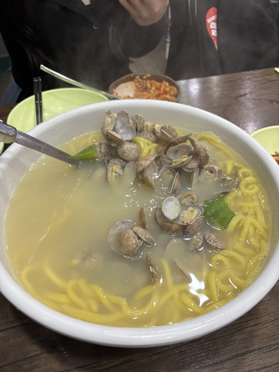황도바지락칼국수 이미지