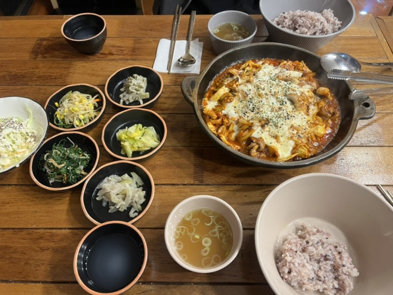 한옥마을녹색흑염소 이미지