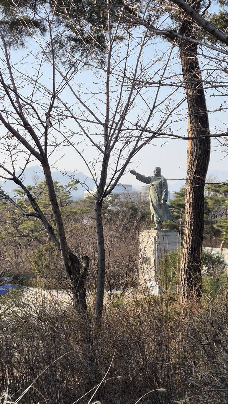 Namsan Park Baekbeom Square