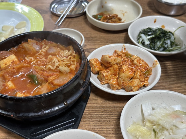 맛이담긴 항아리김치찌개 본점 사진 8