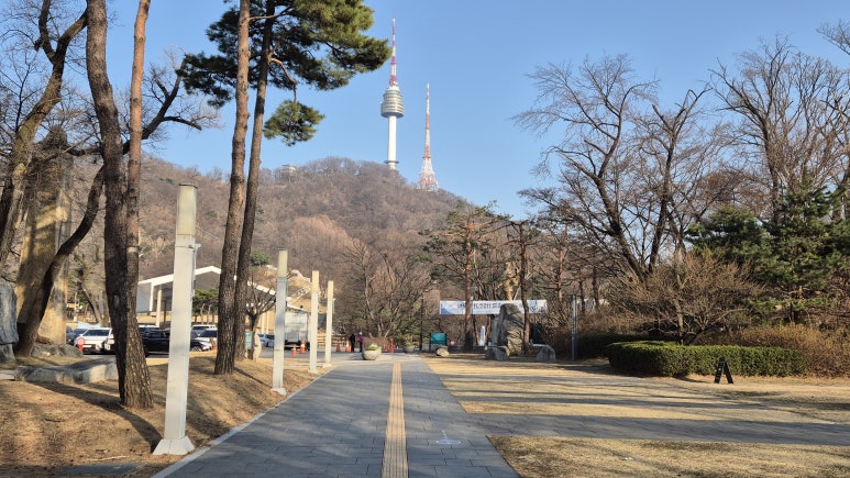 Namsan Park Baekbeom Square