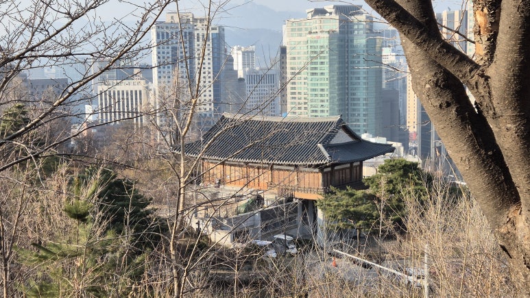 Namsan Park Baekbeom Square