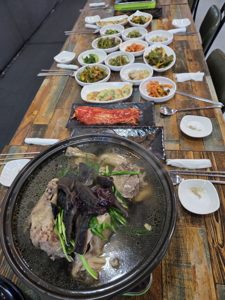 상대동능이백숙 이미지