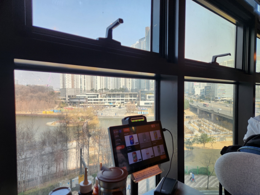 더레이크퍼(THE LAKE PHO) 이미지