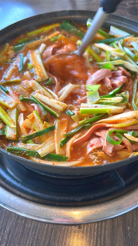 푸짐한옛날부대찌개 이미지