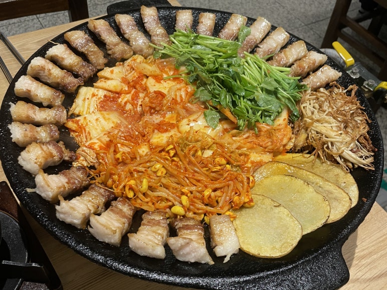 진미솥뚜껑식당 이미지