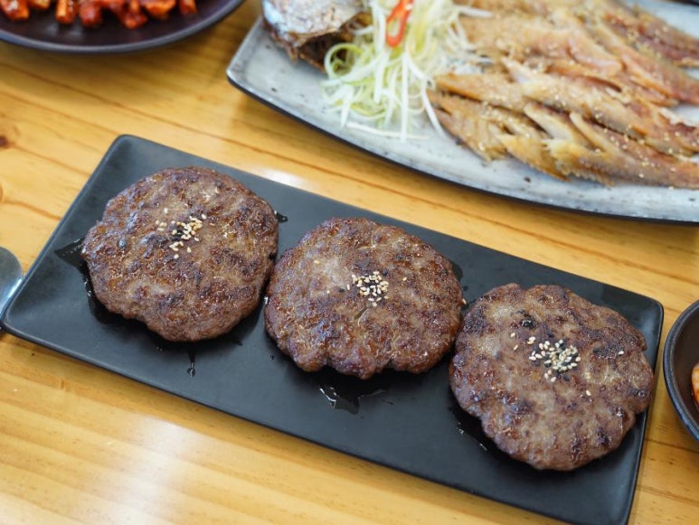 아늑한 밥상 이미지