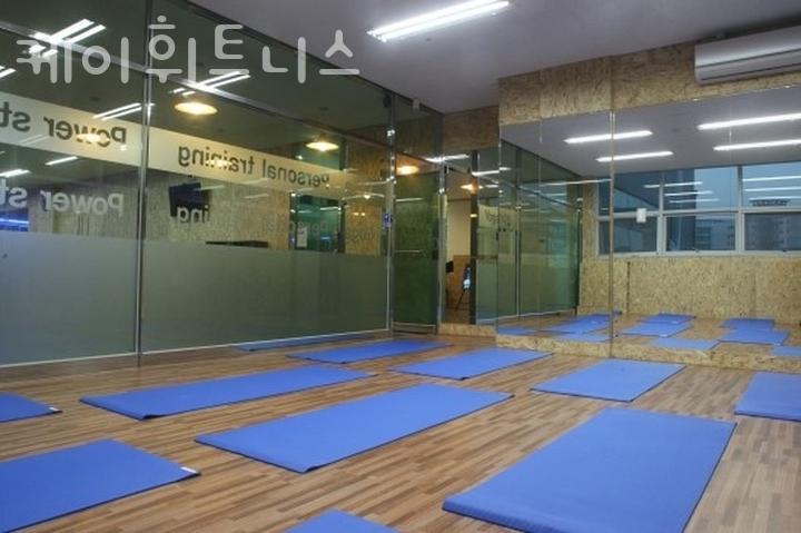케이휘트니스 이미지