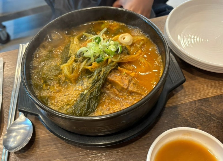 영천 해장국 감자탕 이미지