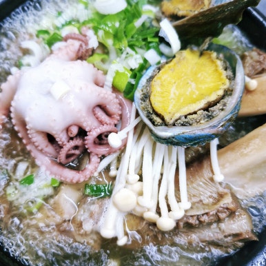 형과아우황칠누룽지삼계탕 이미지