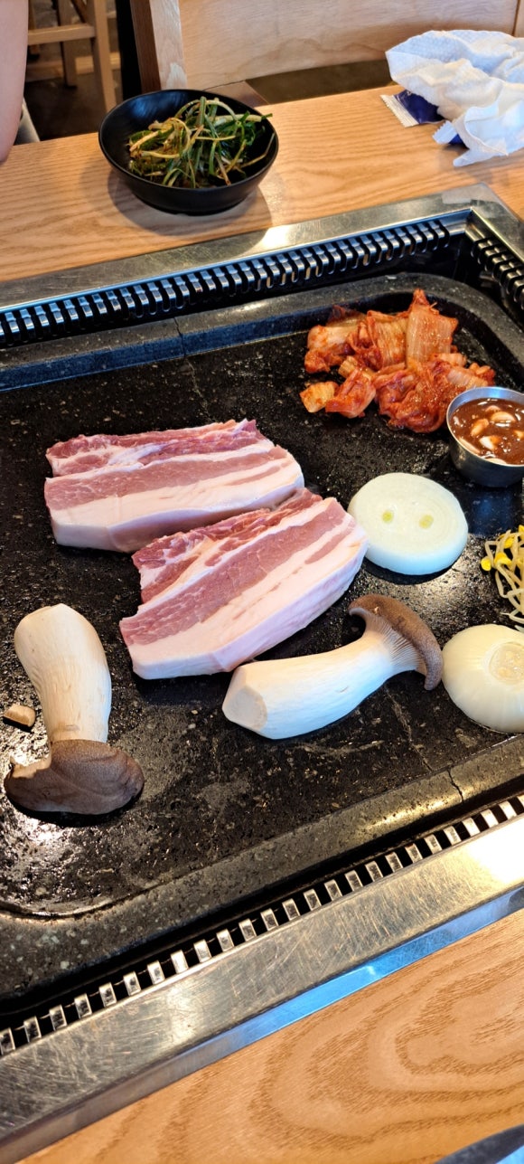 시청흑돼지돈삼겹 이미지