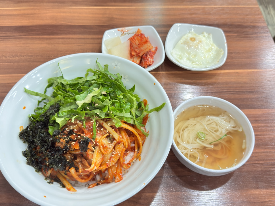 명동칼국수 돈까스 사진 3