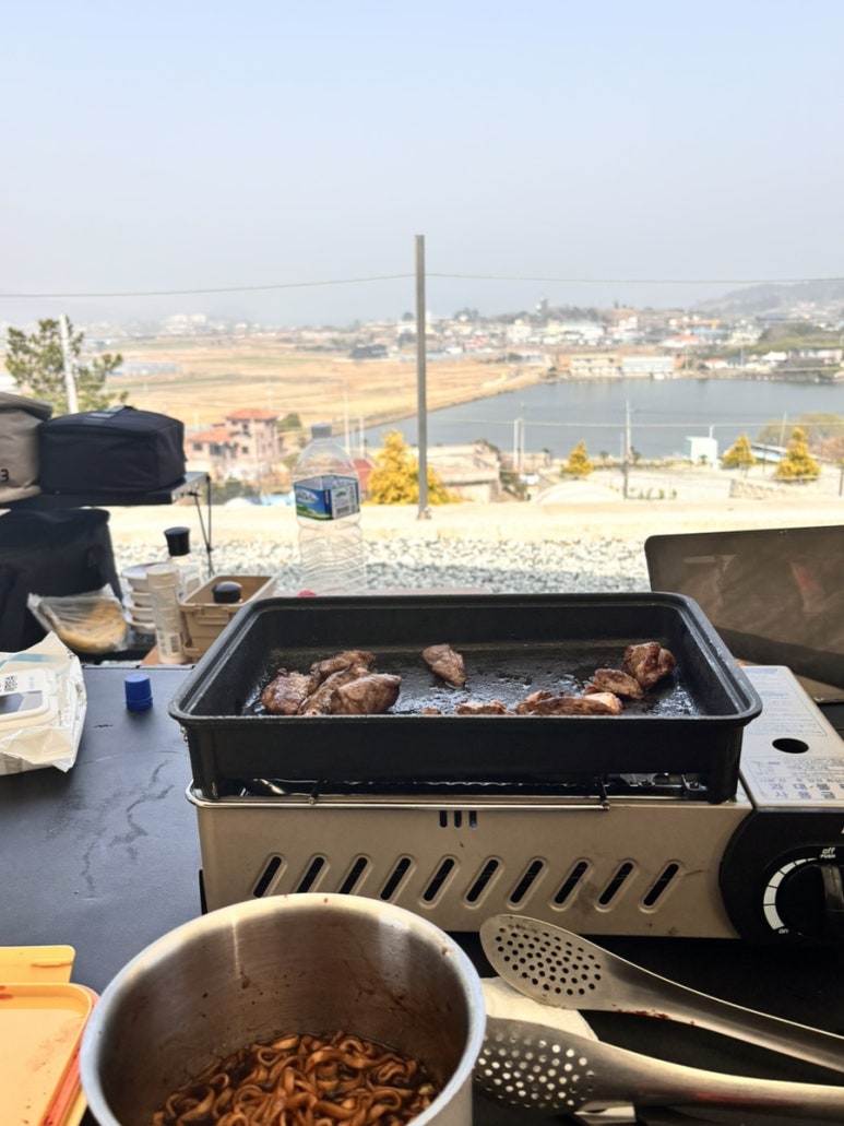 신지돈삼겹 이미지