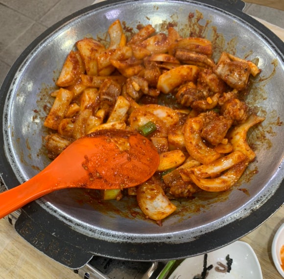 자갈치원조연탄불산꼼장어;김천횟집 이미지