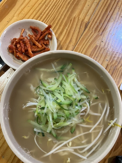 누룽지 굽는 남자 이미지