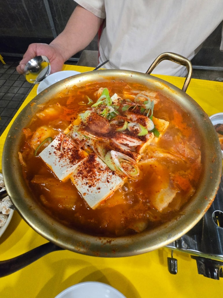 검은천막 사진 2