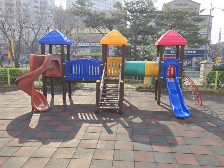 어린이놀이터 이미지