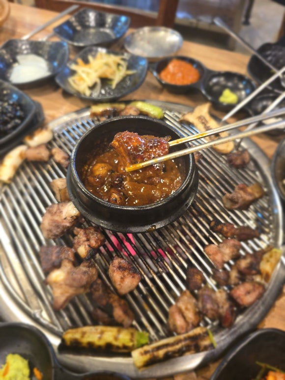 덕수아이흑돼지 이미지