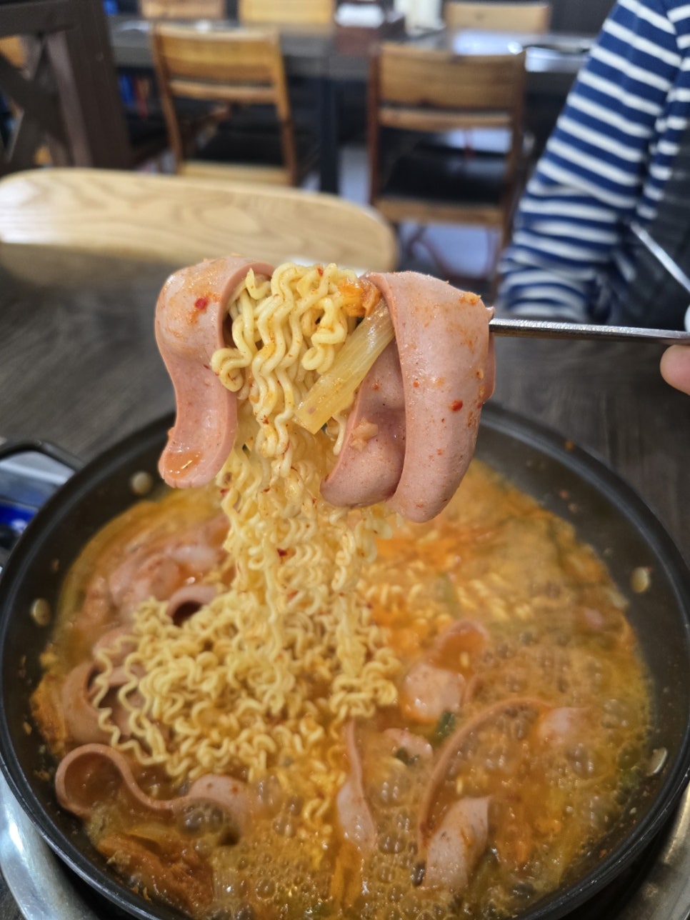 푸짐한옛날부대찌개 이미지