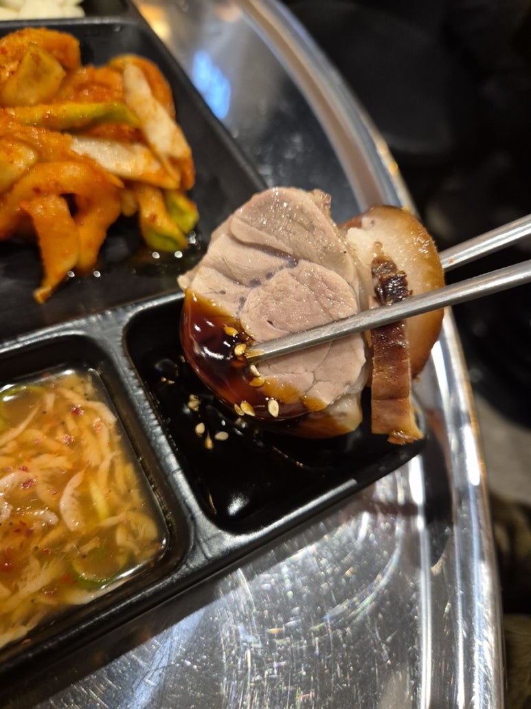 참숯에구운무한족발 이미지