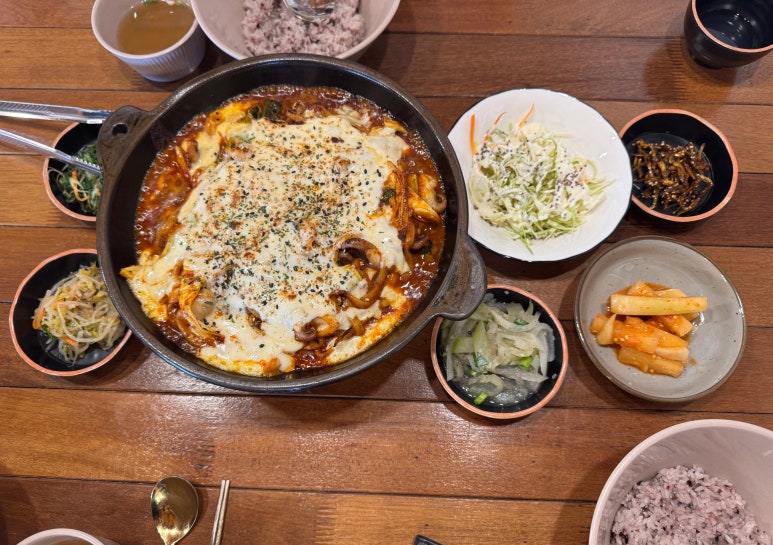 한옥마을녹색흑염소 이미지