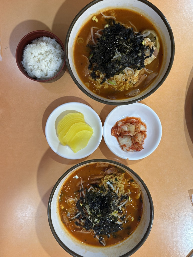 빨간라면노란라면 이미지