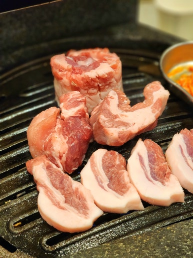 모퉁이뒤고기 이미지