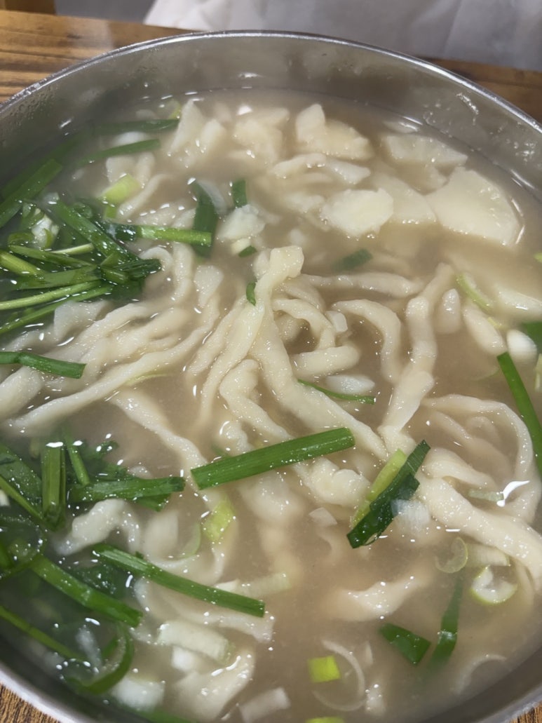 토베기칼국수 이미지