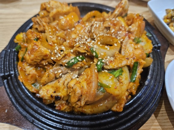 명인제육 이미지