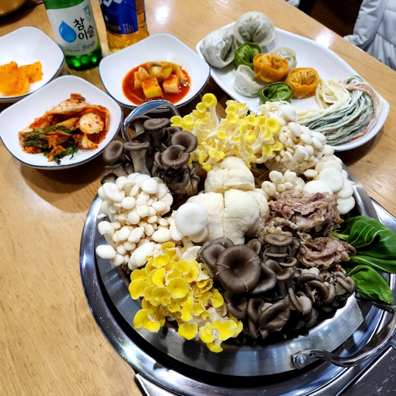 유량골버섯만두전골 이미지