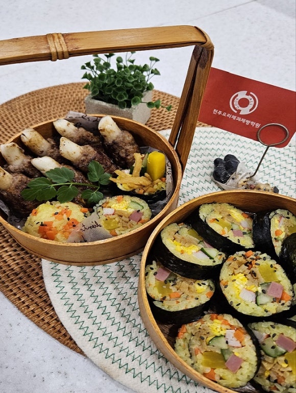 노랑김밥 이미지