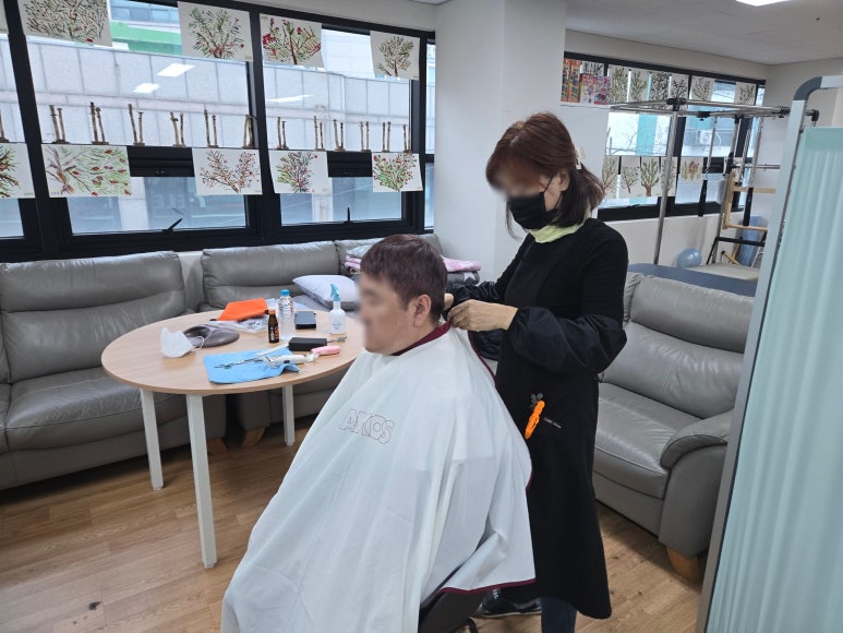 청춘헤어살롱 이미지