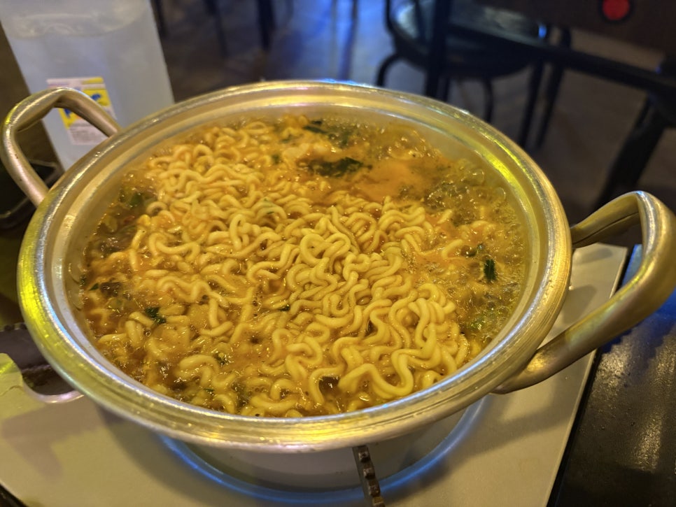 육회 밤바다 이미지