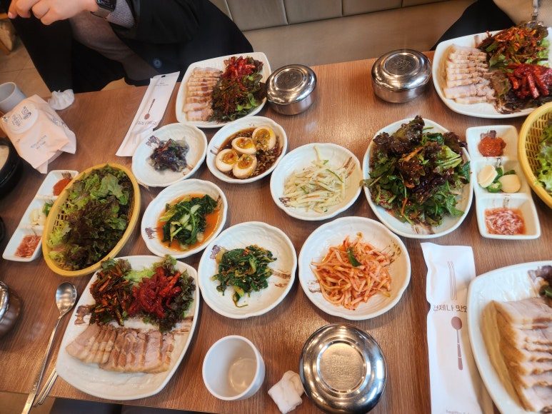 명동보쌈보리밥 이미지