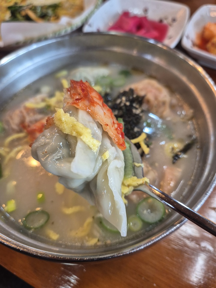 화담국수 이미지