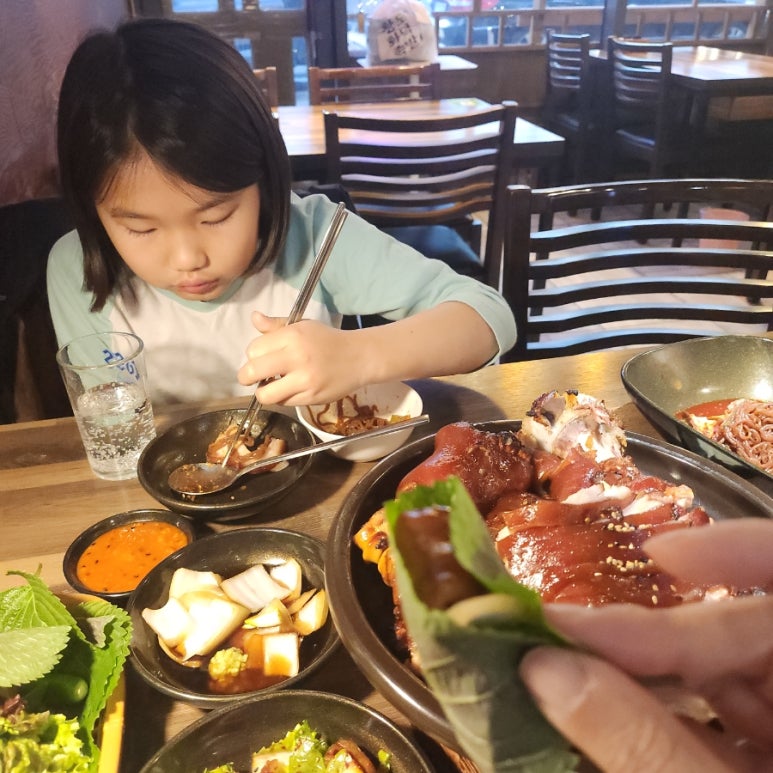 황도화덕족발 이미지