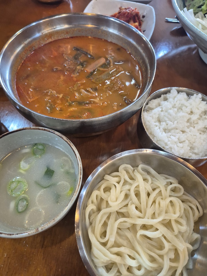 화담국수 이미지